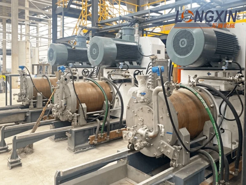 Longxin industrial grinding equipment in a production workshop