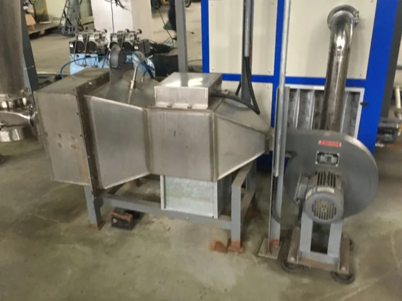 Enzyme powder cooling conveying system